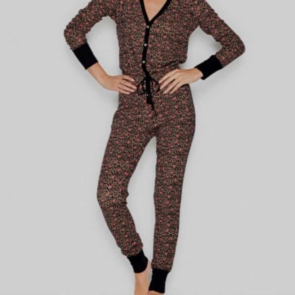 Victoria's Secret Thermal Onesie Pjs Leopard Print size Large